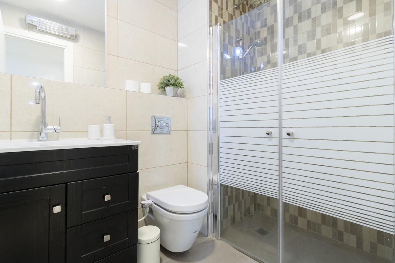 Luxury One-Bedroom Apartment/Parking In City Center القدس المظهر الخارجي الصورة