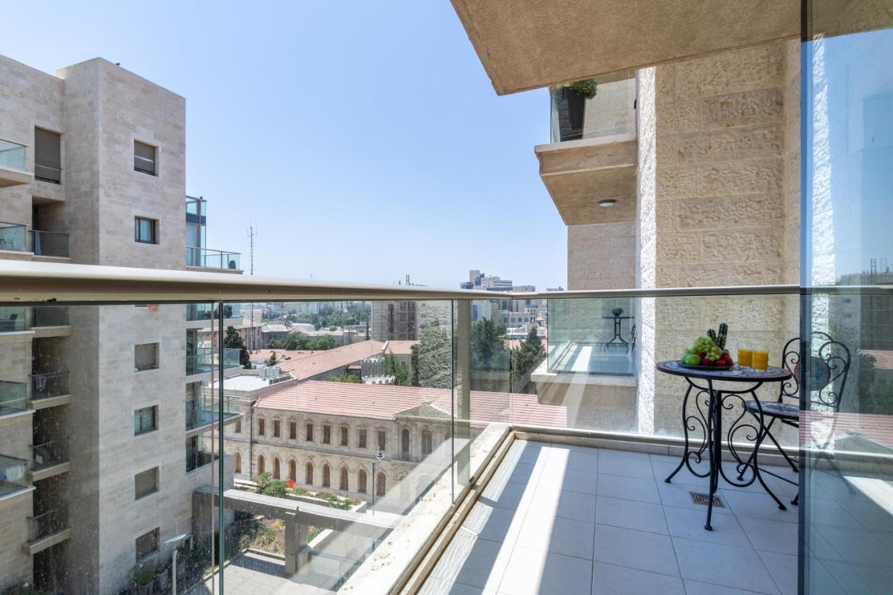 Luxury One-Bedroom Apartment/Parking In City Center القدس المظهر الخارجي الصورة